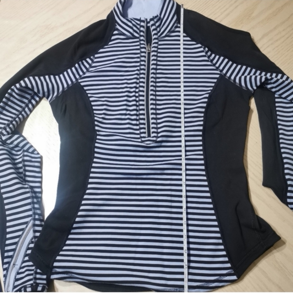 Lululemon Run: U-Turn Pullover *Reversible - Picture 9 of 16